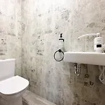 2 Apartments, 2 Parking - Sleeps 8 - Quiet *