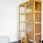 2 Apartments, 2 Parking - Sleeps 8 - Quiet بيت للعطل