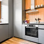 2 Apartments, 2 Parking - Sleeps 8 - Quiet *