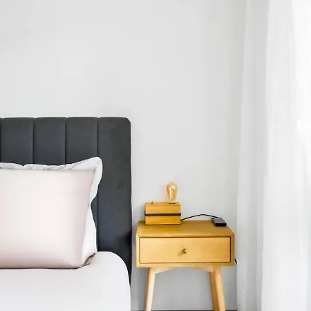 Ваканционна къща 2 Apartments, 2 Parking - Sleeps 8 - Quiet