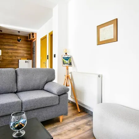 Prázdninový dům 2 Apartments, 2 Parking - Sleeps 8 - Quiet