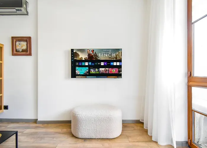 2 Apartments, 2 Parking - Sleeps 8 - Quiet