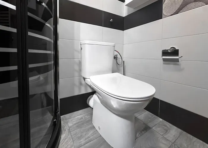 2 Apartments, 2 Parking - Sleeps 8 - Quiet 別荘 *