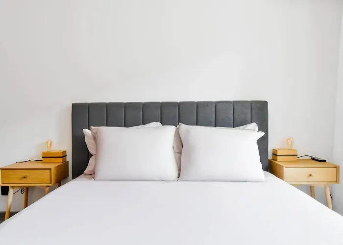 別荘 2 Apartments, 2 Parking - Sleeps 8 - Quiet ソフィア