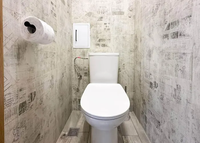 2 Apartments, 2 Parking - Sleeps 8 - Quiet 別荘 *