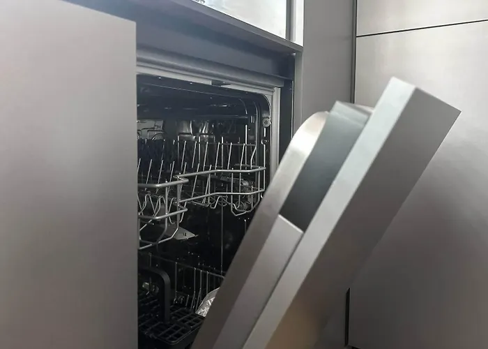 2 Apartments, 2 Parking - Sleeps 8 - Quiet 別荘 *